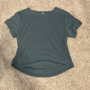 old navy tee cropped